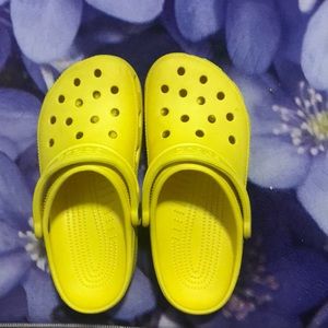 Yellow sz 7 crocs